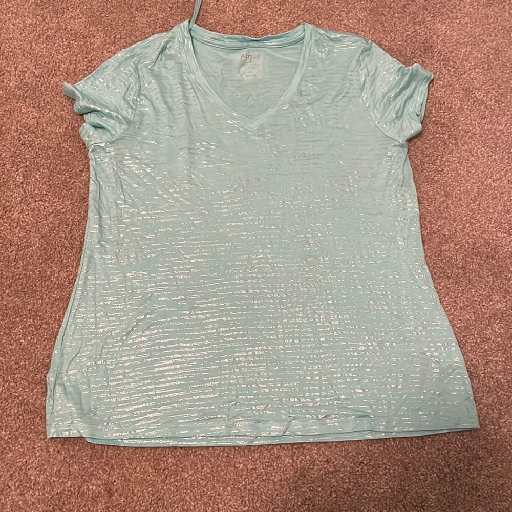 Women’s extra large shirt